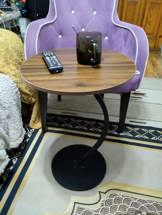 Приставной столик (новый))