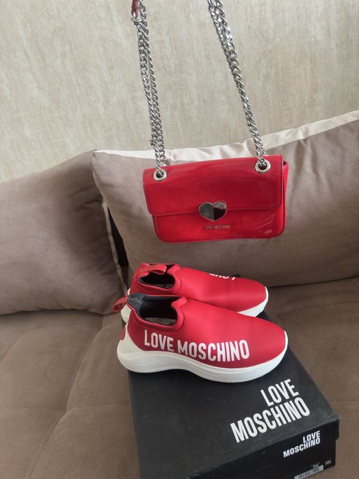 Moschino оригинални обувки с кутия