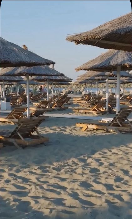 Echipamente plajă / beach bar – șezlonguri, umbrele, toaleta