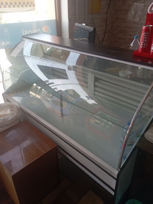 Витрина холодильник