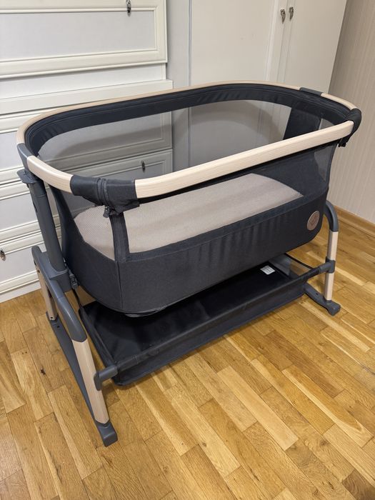 MAXI-COSI бебешко легло NEXT TO ME, Iora Air - beyond graphite