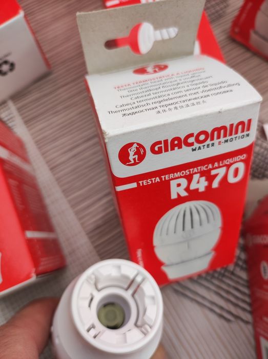Радиаторни термоглави GIACOMINI  R470
