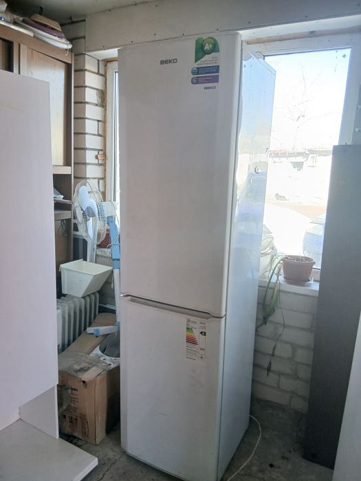 Продаю холодильник БЕКО в нормальном состоянии С ДОСТАВКОЙ ДО ДОМА.