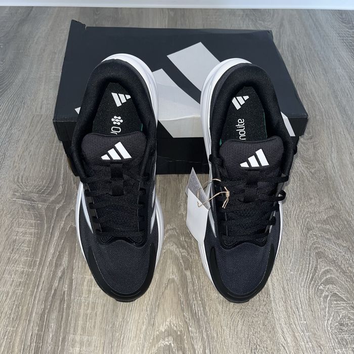 Кроссовки Adidas Response 2