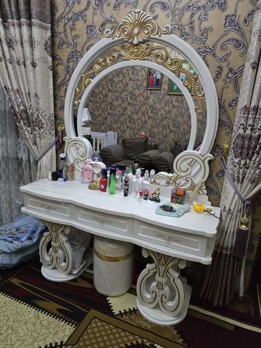 Спальний гарнитур