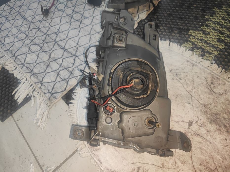 Фары на Субару форестор билэд