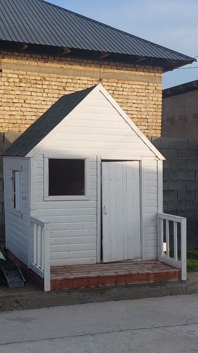 Деревянный детский домик