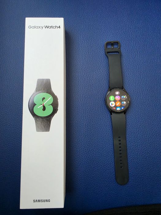Смарт часовник Samsung Galaxy Watch 4