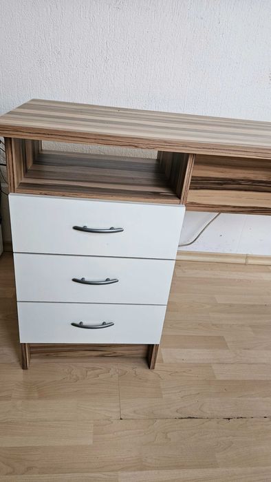 Офис шкаф с врати кафяв, кафяво ъглово бюро, малко бюро, секция