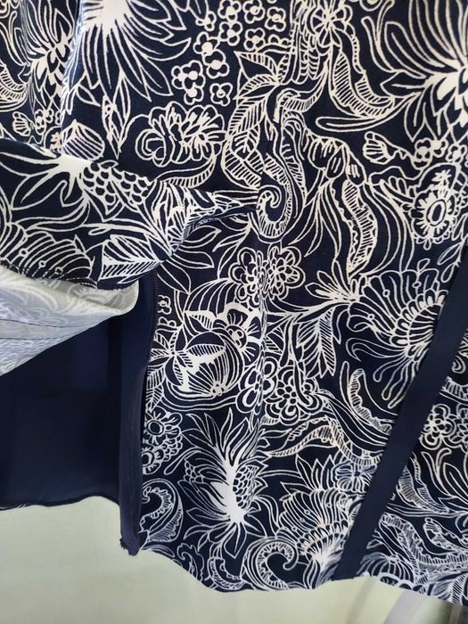 Платье     офисное,   48  размер