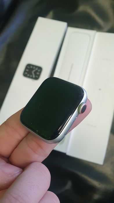 Apple Watch Seria 6 44 mm  Silver Aluminium