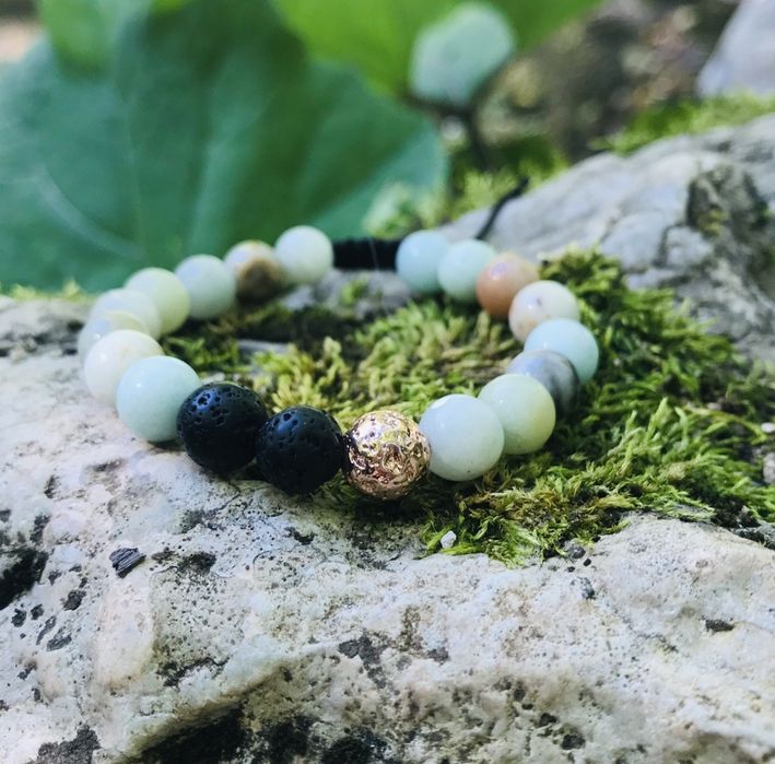 Ръчно изработена гривна от естествени камъни