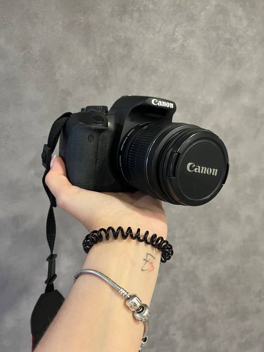 Продам Canon EOS 650D