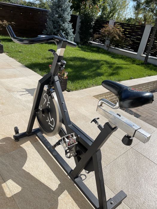 Bicicletă de spinning profesionala – ca nouă, folosită doar de 2 ori