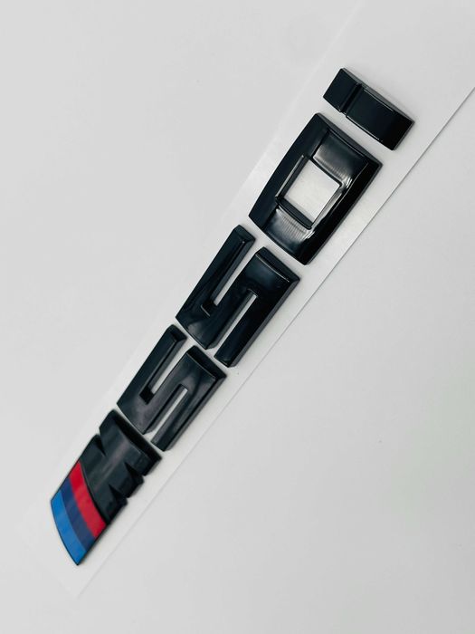 Emblema compatibila BMW M550i negru