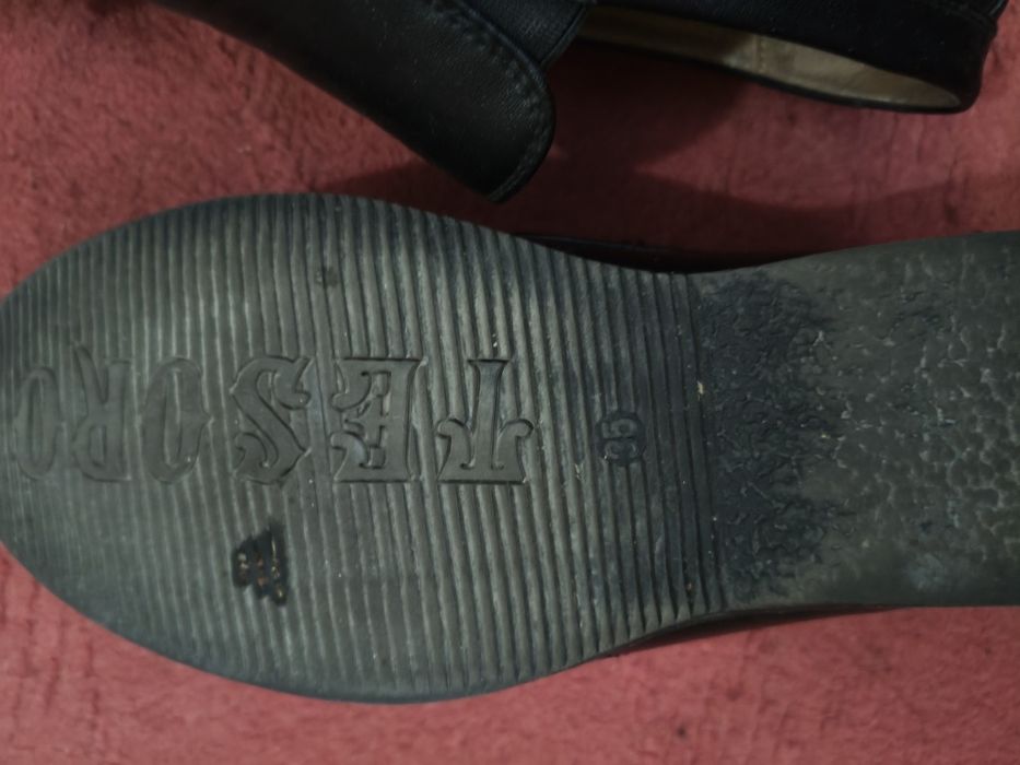 Продаю мальчиковые туфли 35  размер