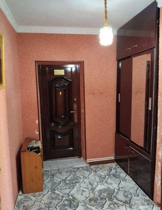 7-mikro rayonda Zarinka kafesi orqasida uy Sotiladi