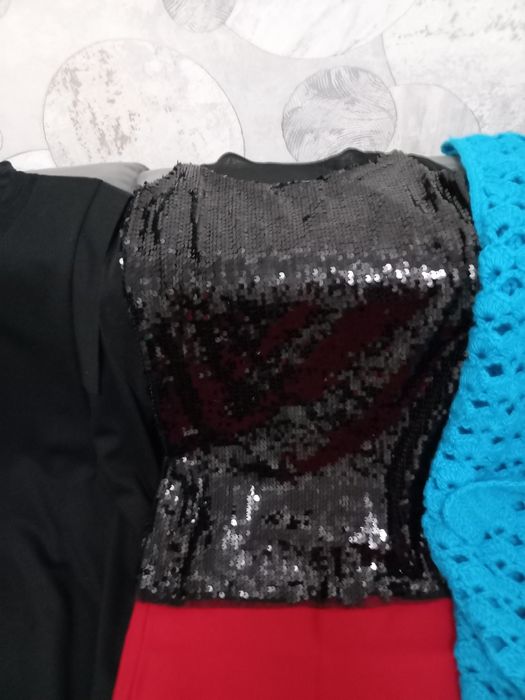 Платья, вещи военные, сапоги, берцы