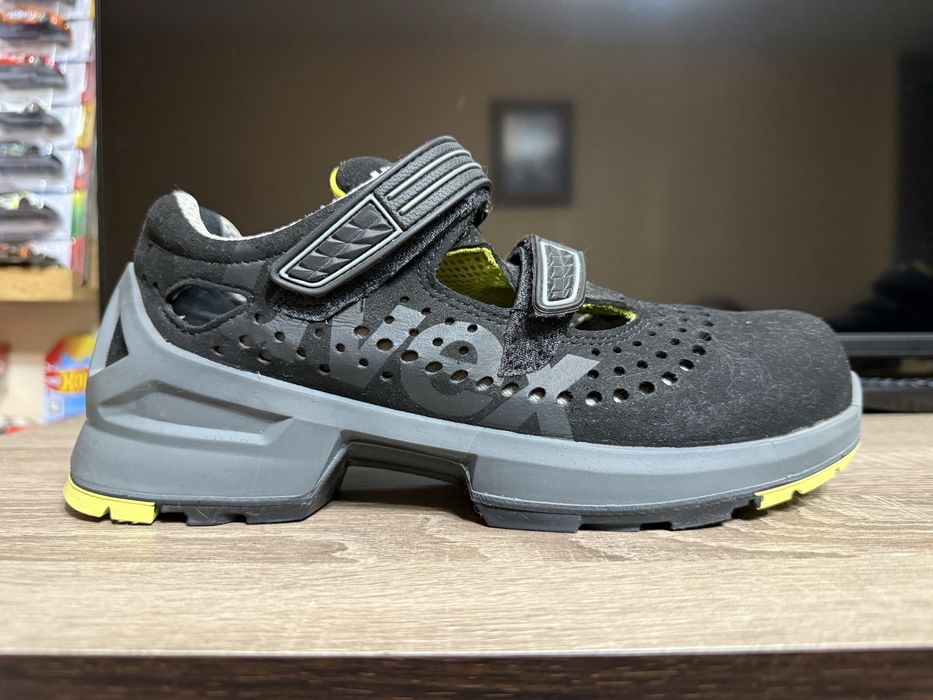 Работни обувки UVEX номер 40