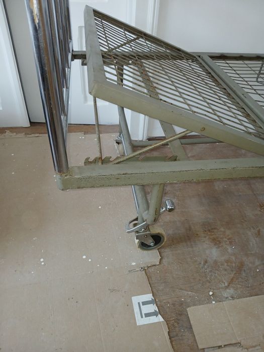 Pat metalic 90/200 cu saltea