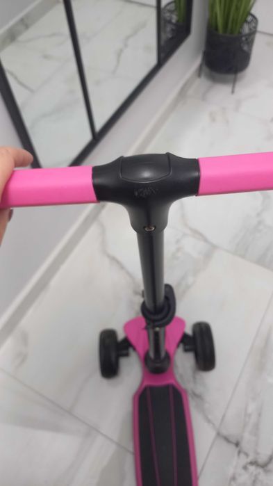 Детска тротинетка със светещи колела-розова+Подарък-каска