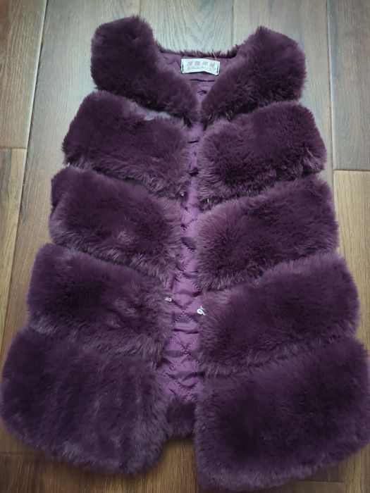 Лёгкий безрукавка внутри утепленый  подкладка с кап