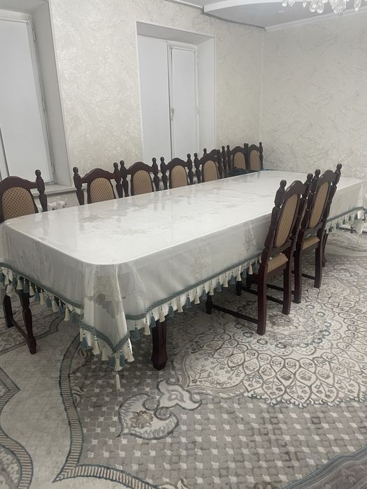 Продается стол со стульями