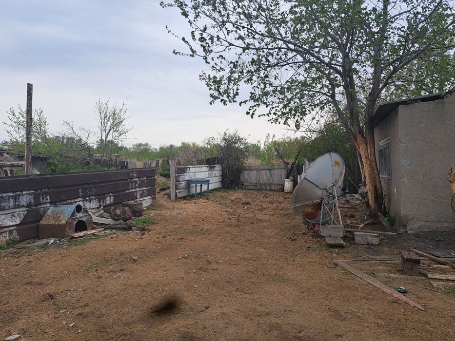 Продам дом возле школы