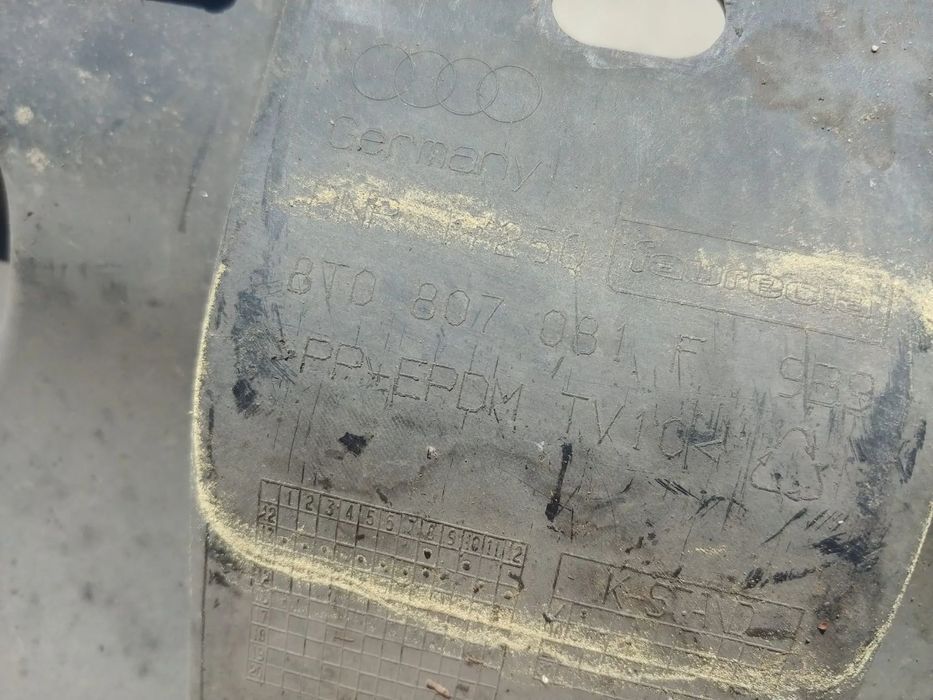 traversa capac trager audi a5 8t 8t0807081f