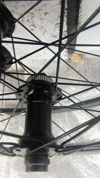 НОВИ Капли Шимано WH-RS171  Disc Центърлок оси 12х100,12х142 28 цола