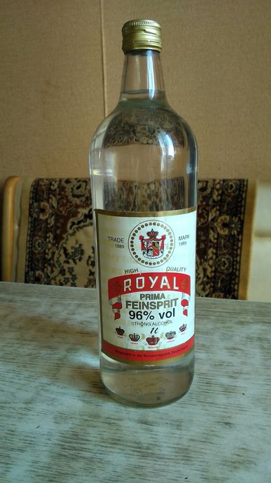 Продам кухонный стол 95; 60;76.