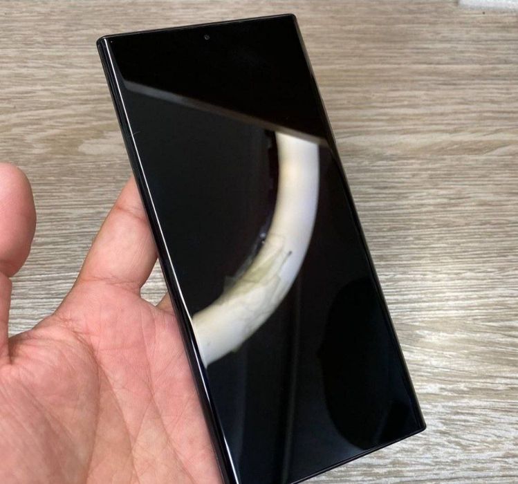 Samsung note 20 ultra 5G grantiyasi bor