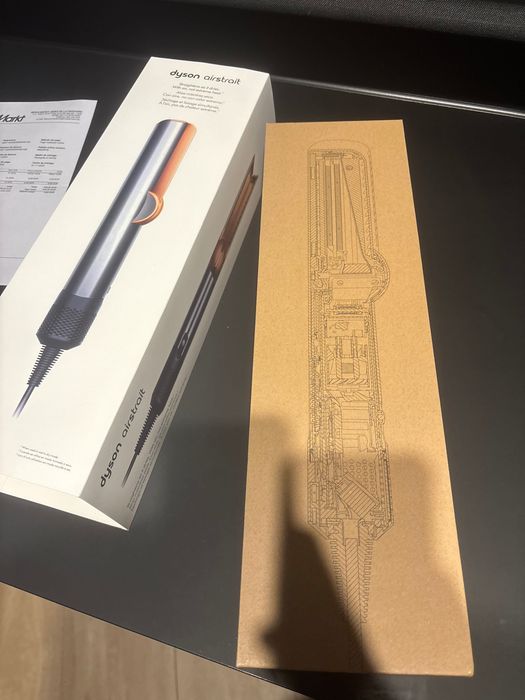 Dyson Airstrait Nou