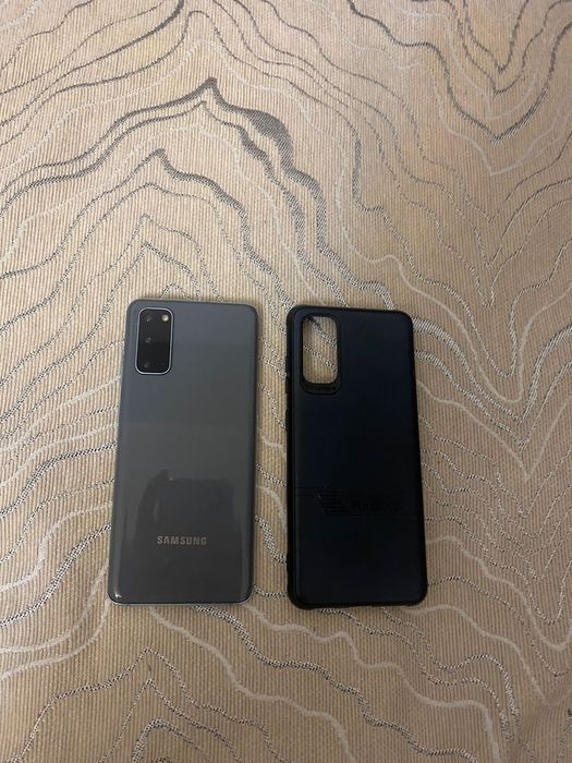 Продаю Samsung s20