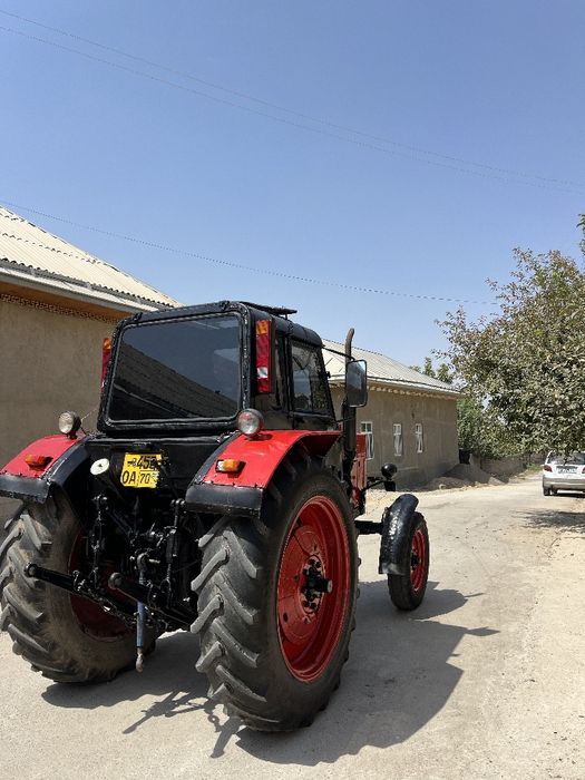 Traktor sotiladi Kopilket bartega ham bor faqat komplekt sotiladi