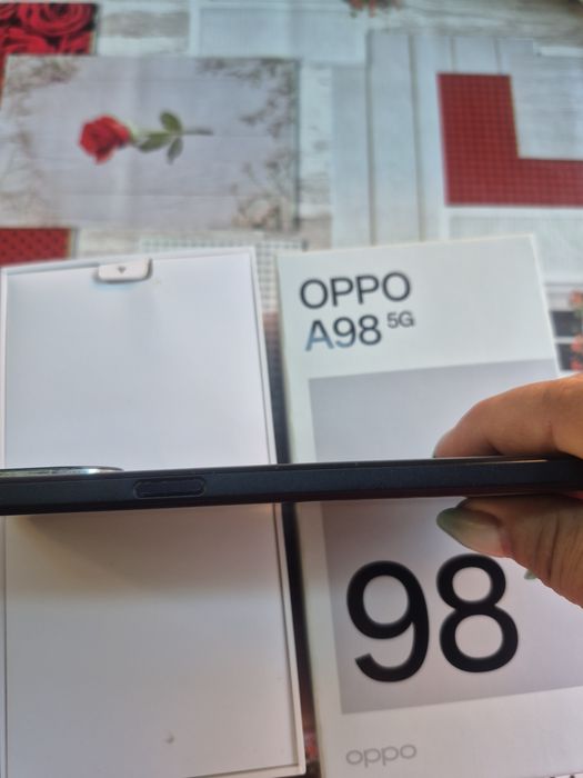 Vand telefon OPPO A98