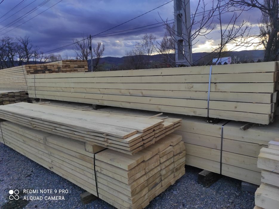 Cherestea rasinoasa molid brad leturi scândură grinzi dulapi lambriu