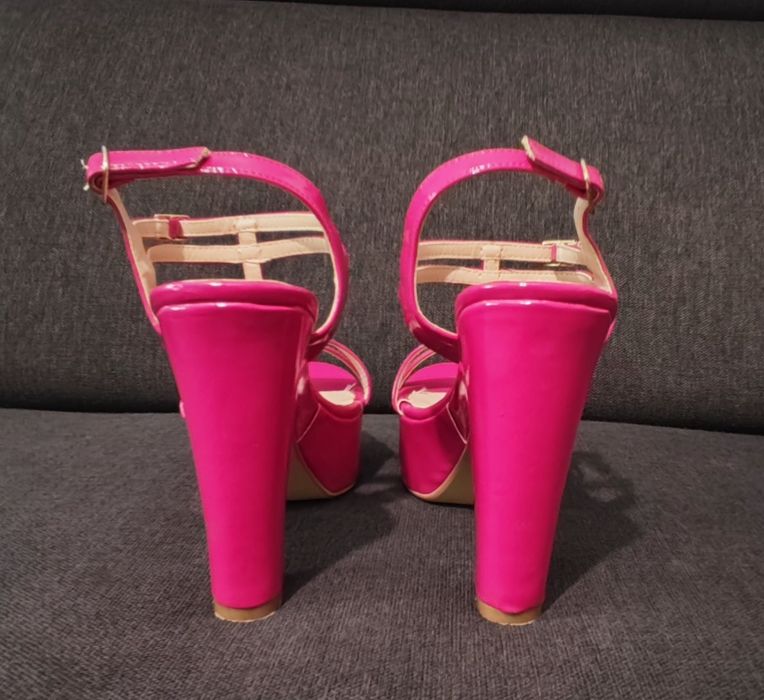 Обувки на Riccardo Farini в ток