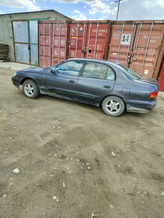 Продам Toyota Karina E
