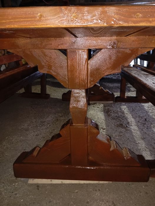 Masă lemn masiv pentru terasă grădină