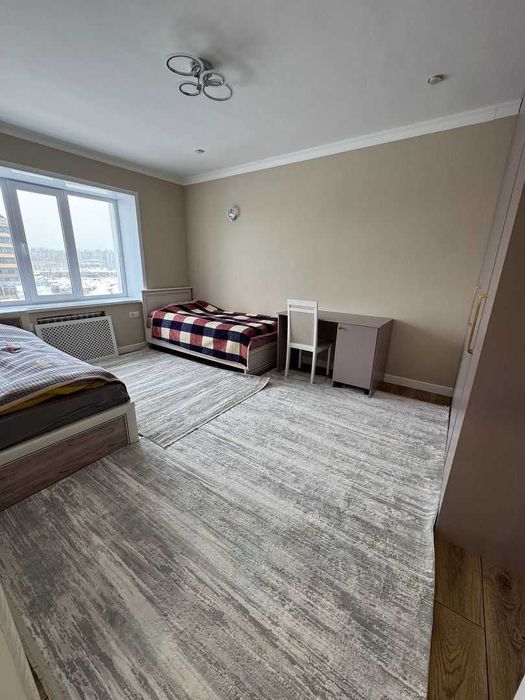 Продам 4 комнатную квартиру