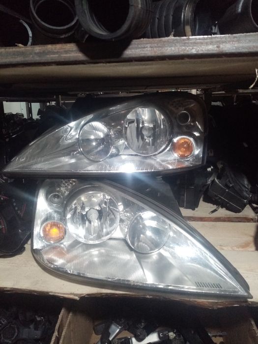 Фары на Форд Галакси 2002 года