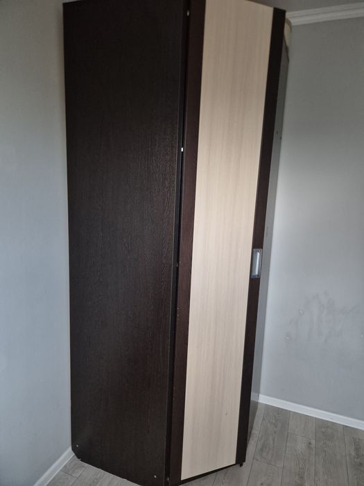 Продам угловой шкаф