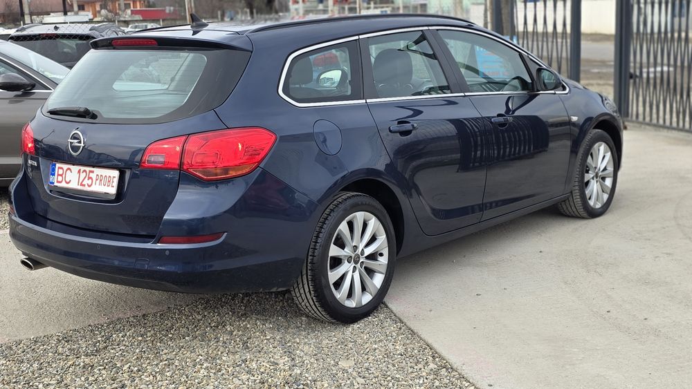 Opel Astra J 1.4 benzina E5 120 cp AN 2012