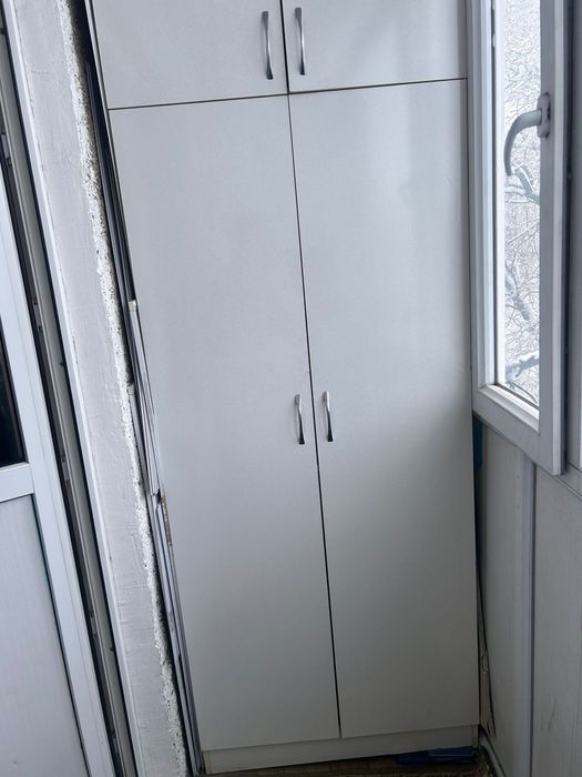 Шкаф и прихожка продается