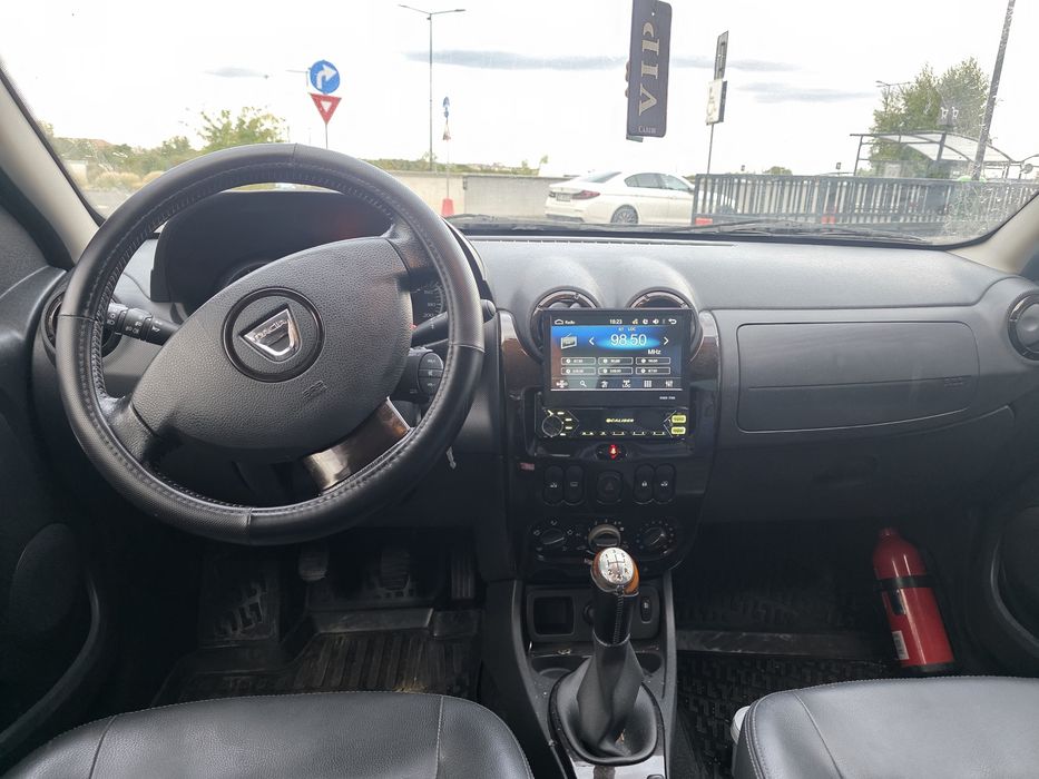 Dacia duster 1.5 Dci euro 5 full. Se poate achiziționa si in rate. Garanție