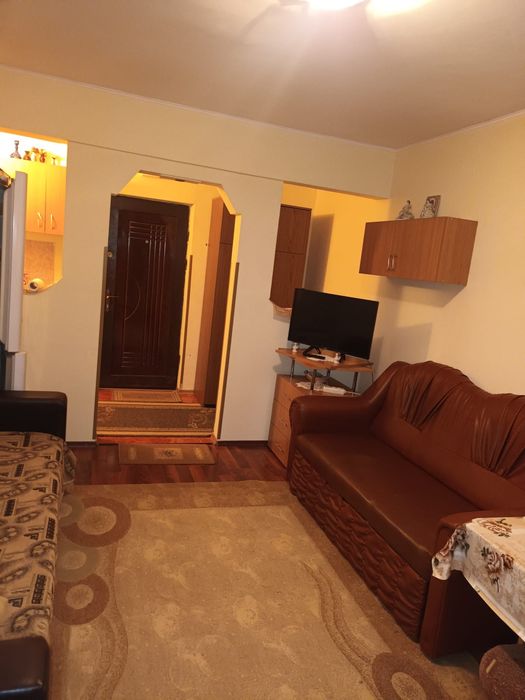 Vand garsoniera renovata