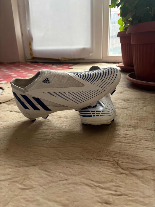 Adidas Predator butonki