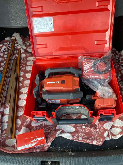 Продавам лазерен нивелир ротация на HILTI PR40-22