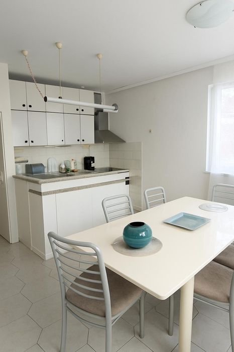 Етаж от къща в кв. Христо Смирненски/ С ДВЕ ПАРКОМЕСТА!